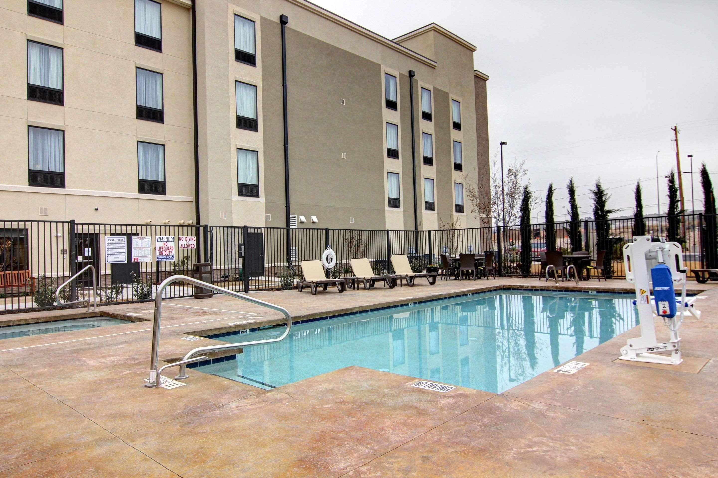 Comfort Suites Carlsbad Exterior foto